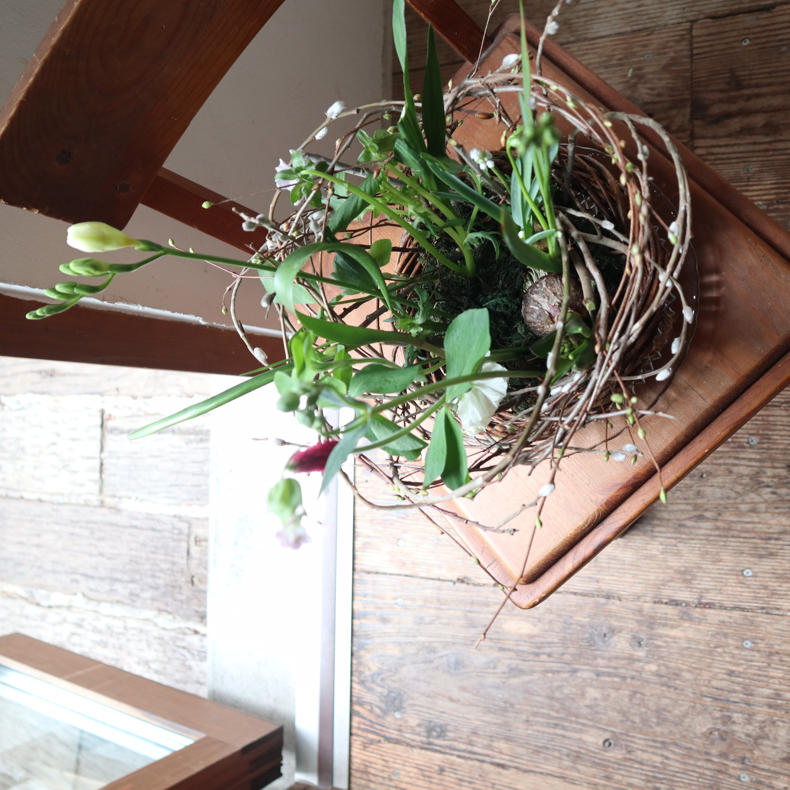 DeuxBlanc 2月の出張フラワーレッスン　球根アレンジ