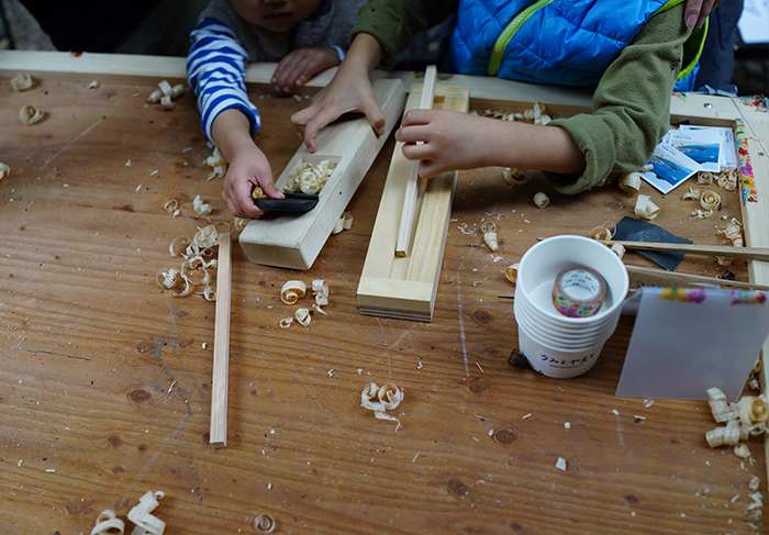 鉋を使用し箸を作るWorkshop