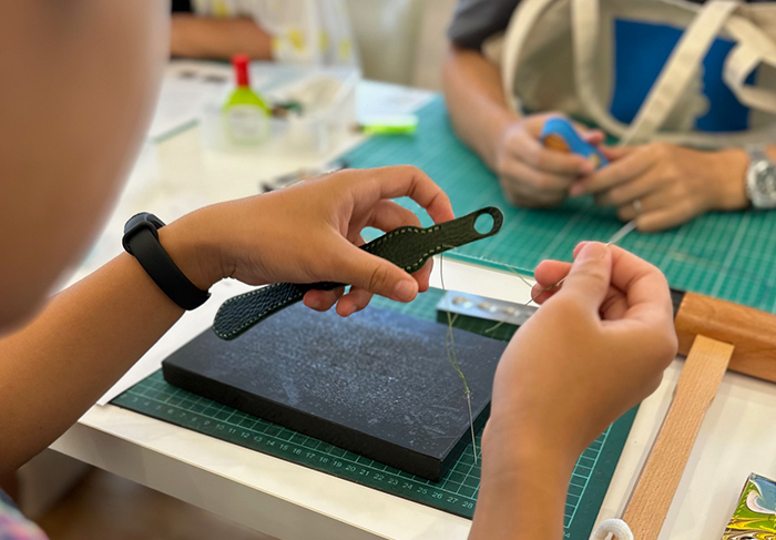 うみとやまと DCLeather 革のキーホルダーWorkshop
